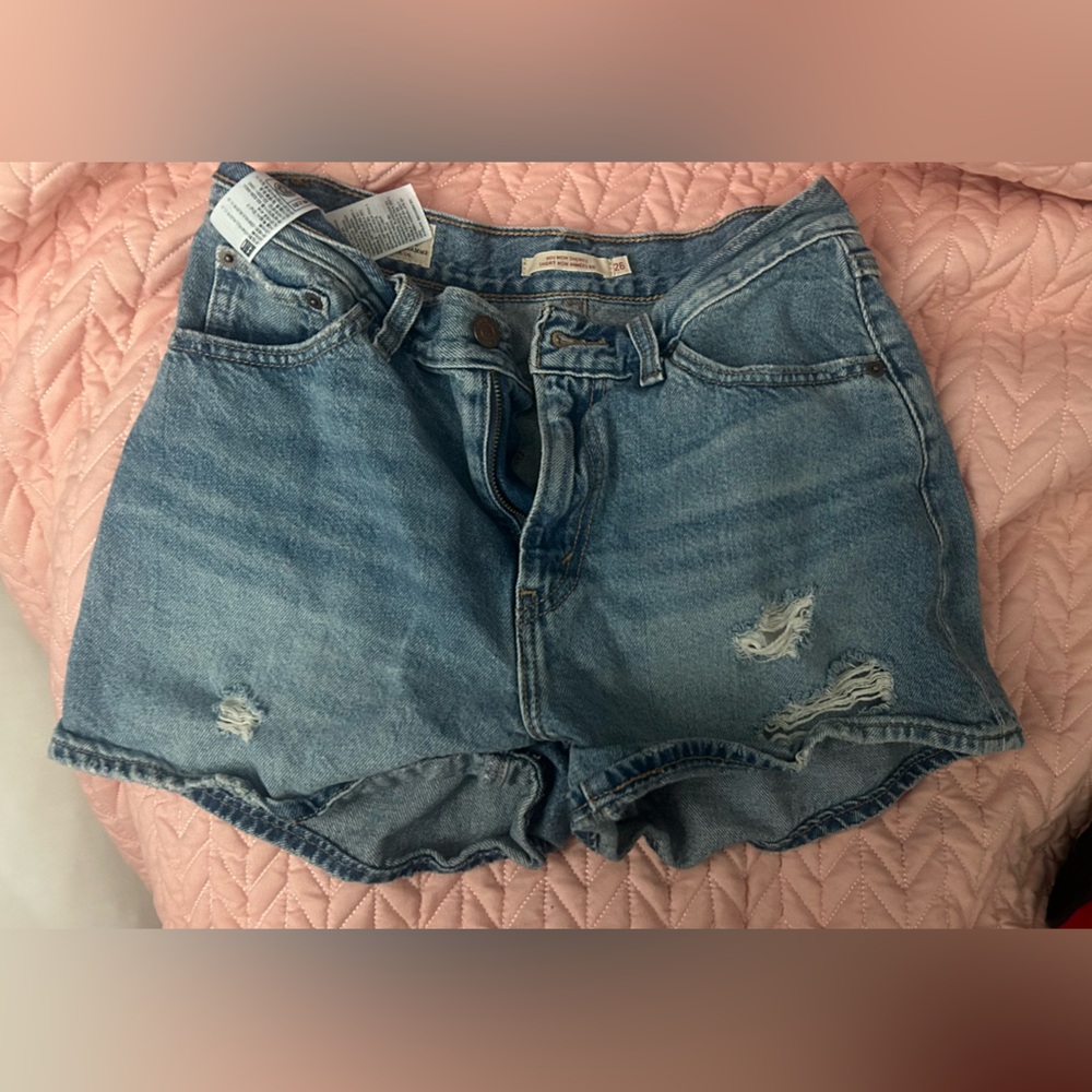 Levi’s 80s mom shorts